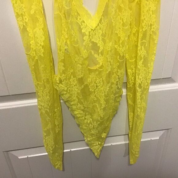 Sexy yellow 2 piece lingerie set.Size Medium - Picture 5 of 10